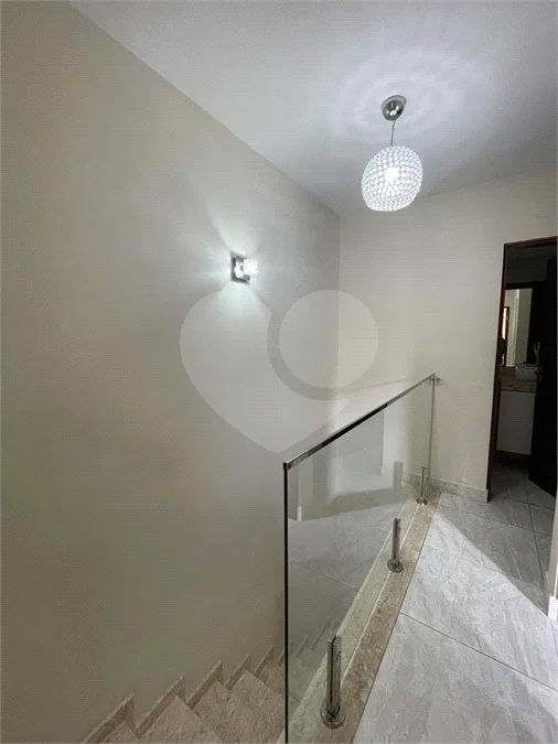 Casa para alugar com 3 quartos, sendo 1 suíte, no condomínio Florenz, Mogi das Cruzes - SP
