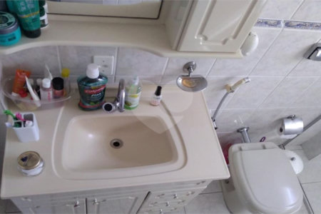 Apartamento com três dormitórios no Bom Retiro.