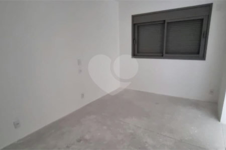 Apartamento à venda com 3 suítes em Moema, São Paulo, SP