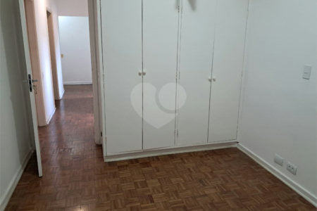 Sobrado para alugar com 4 quartos, sendo 2 suítes, em Interlagos, São Paulo, SP
