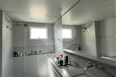 Apartamento à venda com 3 quartos, sendo 2 suítes, em Cerqueira César, São Paulo, SP
