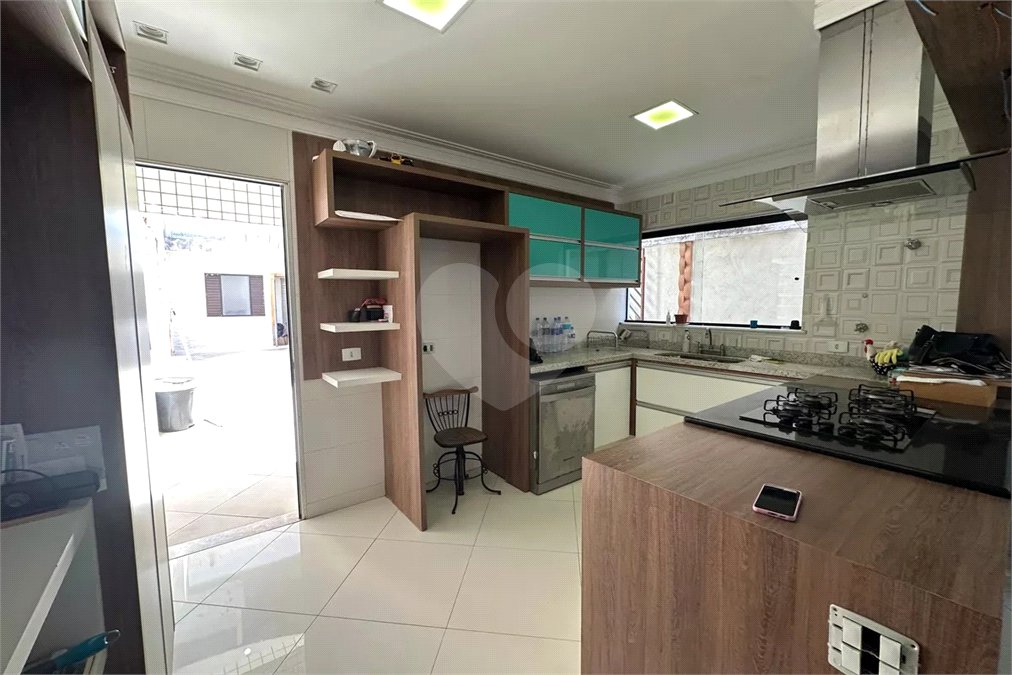 Sobrado à venda com 4 quartos, sendo 2 suítes, em Vila Ipojuca, São Paulo, SP