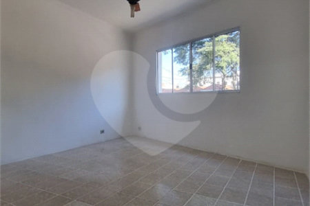 Sobrado à venda com 2 quartos em Vila Nivi, São Paulo, SP
