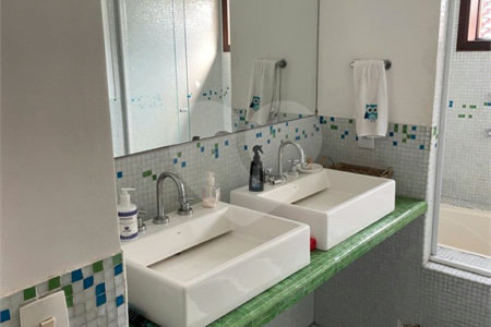 Casa à venda com 4 quartos, sendo 1 suíte, em Vila Morumbi, São Paulo, SP