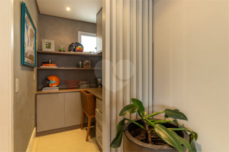 Apartamento à venda com 3 quartos, sendo 1 suíte, em Campo Belo, São Paulo, SP