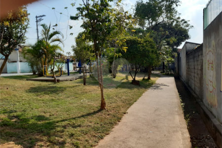 Casa Térrea à venda com 4 quartos em Vila Ernesto, São Paulo, SP