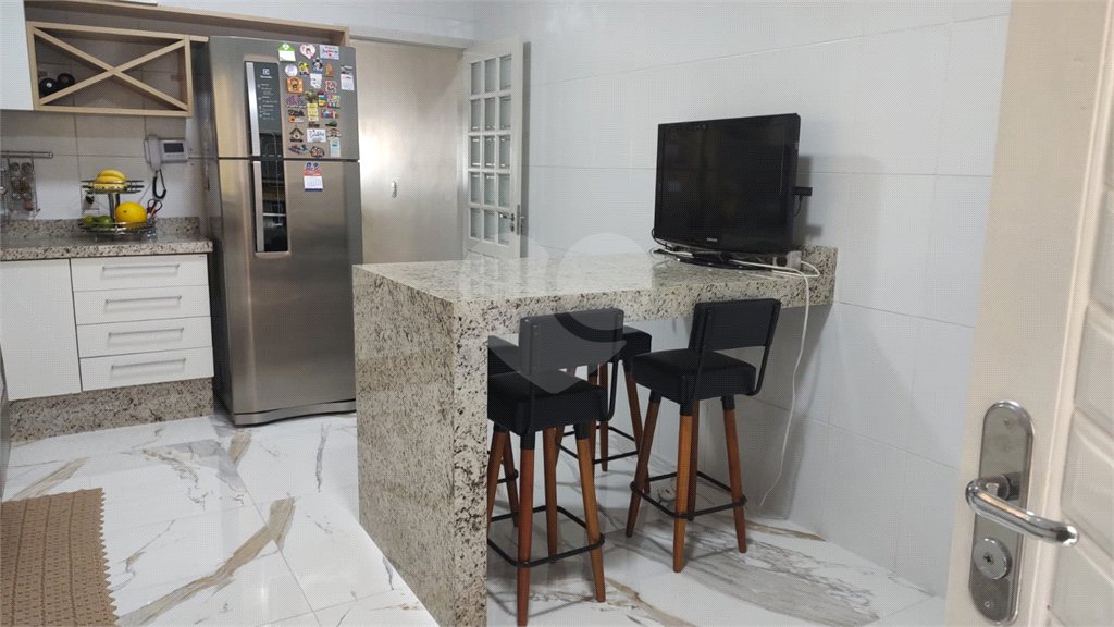 Sobrado à venda com 3 quartos, sendo 1 suíte, em Chora Menino, São Paulo, SP