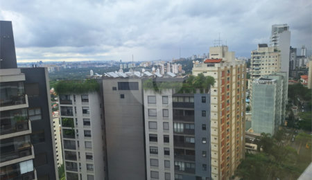 Apartamento à venda com 3 suítes em Sumarezinho, São Paulo, SP