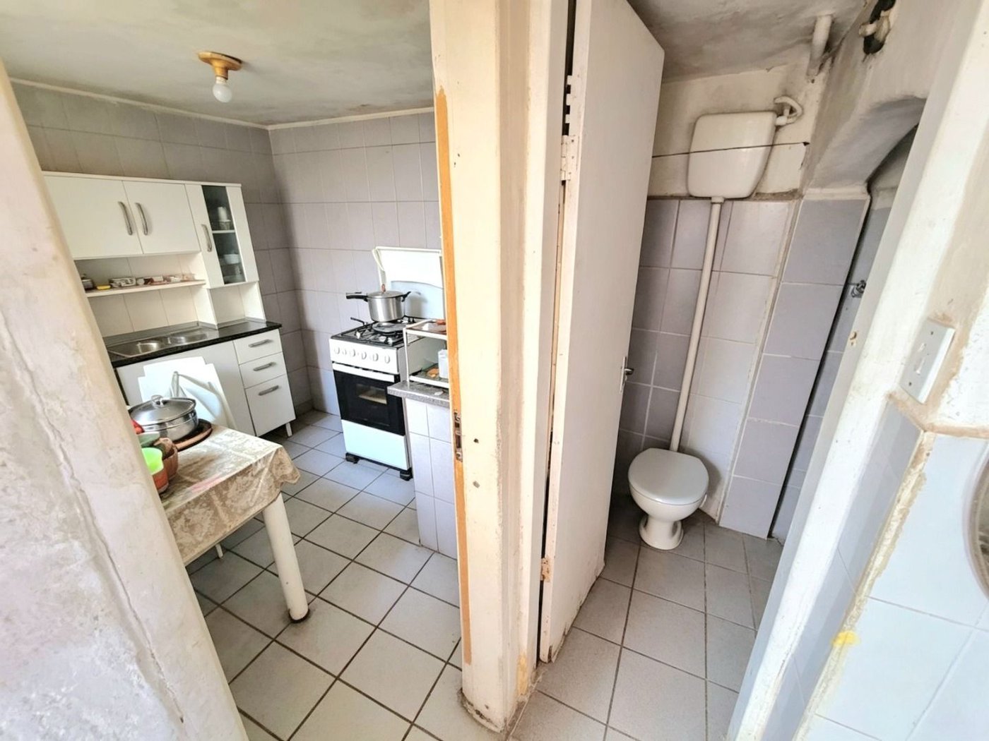 Casa com 3 dormitórios à venda, 119 m² por R$ 689.000,00 - Pompéia - Santos/SP