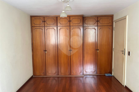 Apartamento à venda com 3 quartos, sendo 1 suíte, em Itaim Bibi, São Paulo, SP