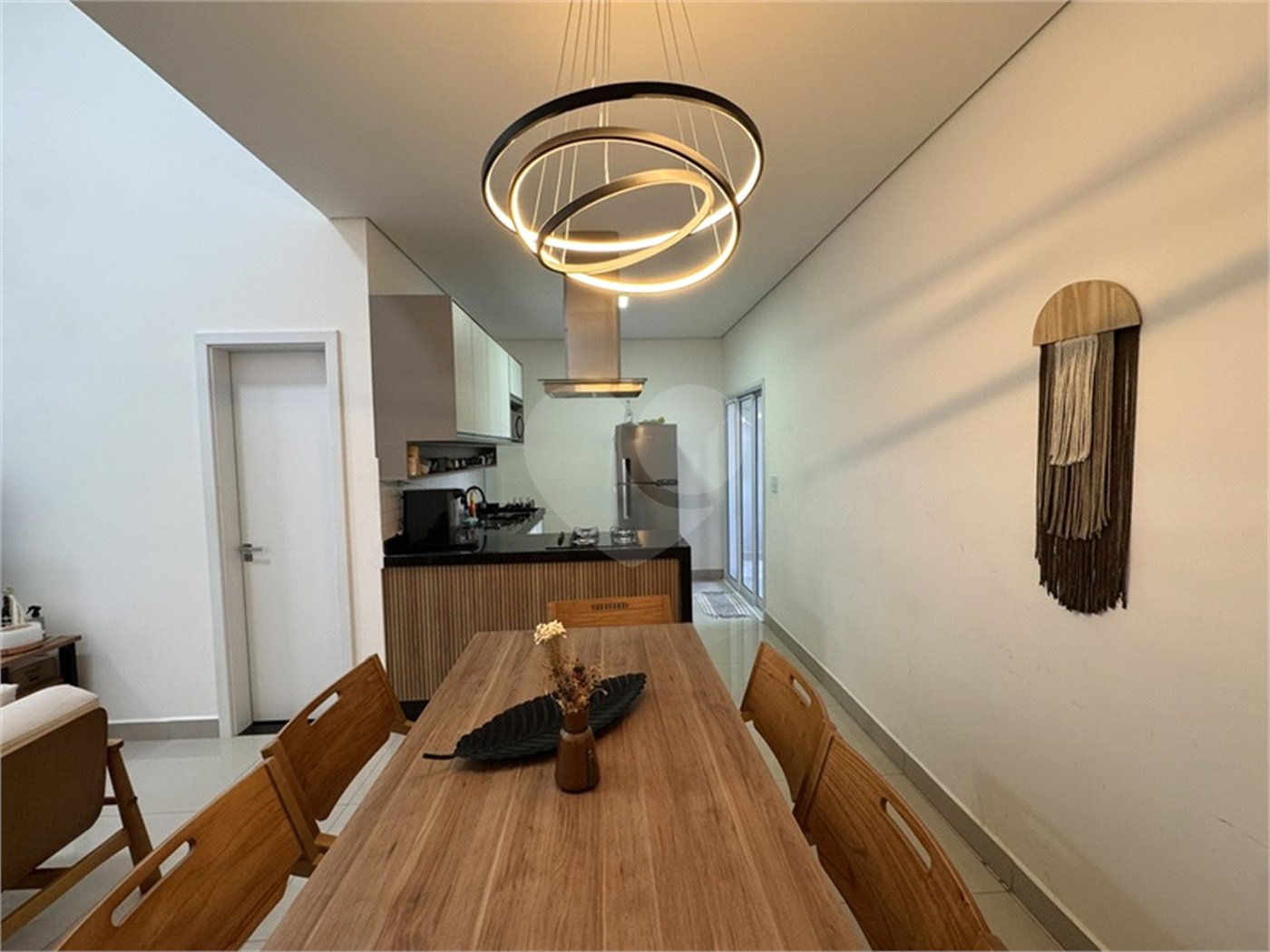 Casa à venda com 3 quartos, sendo 1 suíte, no condomínio Jardim Guarujá, Salto - SP
