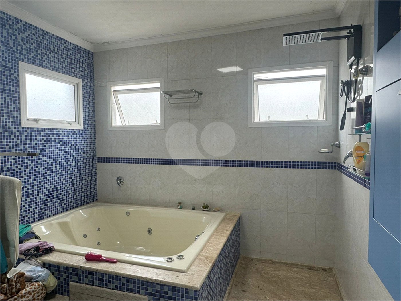 Casa à venda com 6 suítes no condomínio Arujá V, Arujá - SP