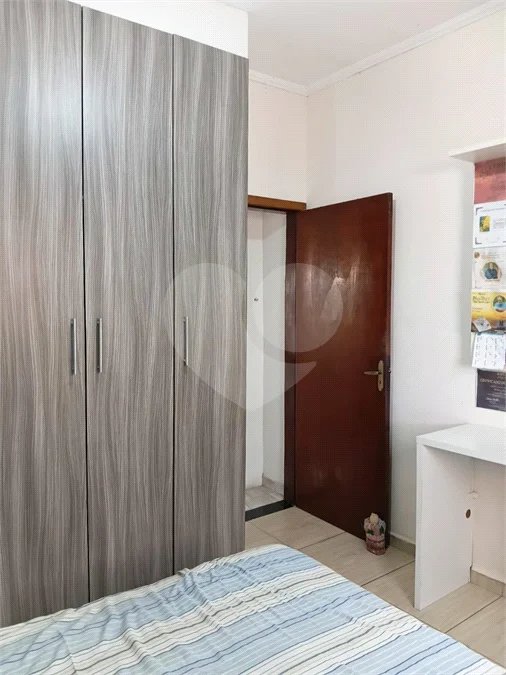 Casa térrea com 2 dormitórios à venda no Reneville, em Mairinque!