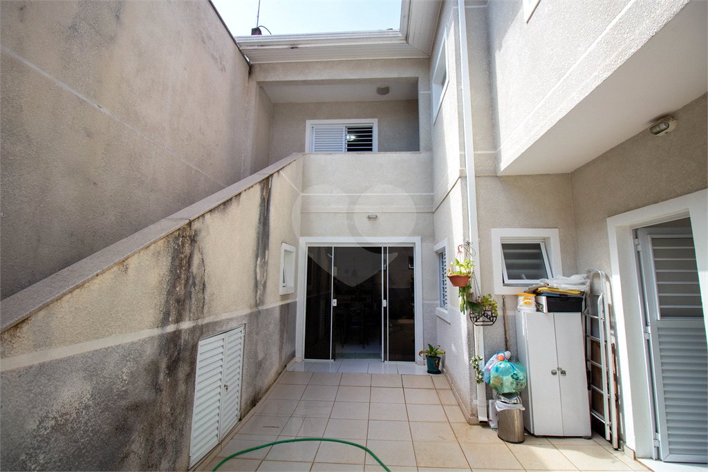 Sobrado à venda com 4 quartos, sendo 3 suítes,  no Centro, São Roque, SP