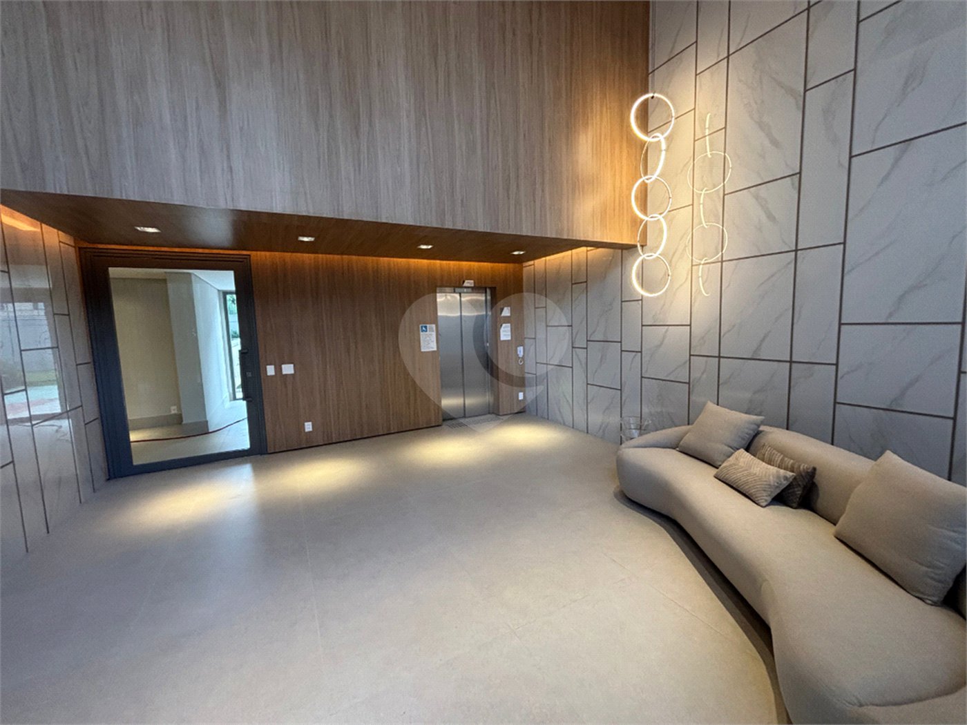 Apartamento à venda com 3 suítes em Moema, São Paulo, SP