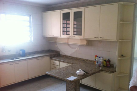 Sobrado à venda com 3 quartos, sendo 1 suíte, em Chora Menino, São Paulo, SP
