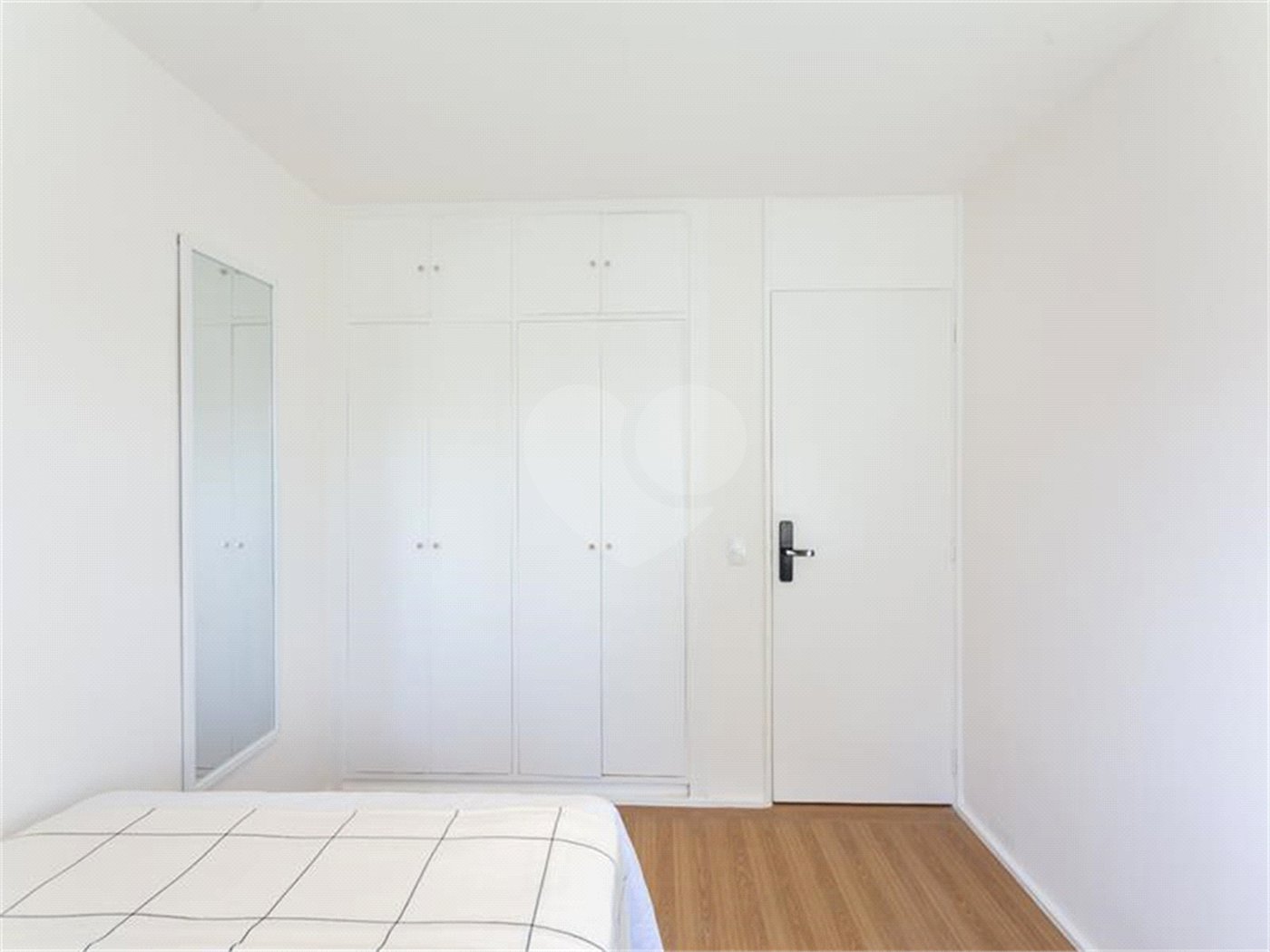 Apartamento à venda com 4 quartos, sendo 1 suíte, em Vila Olímpia, São Paulo, SP