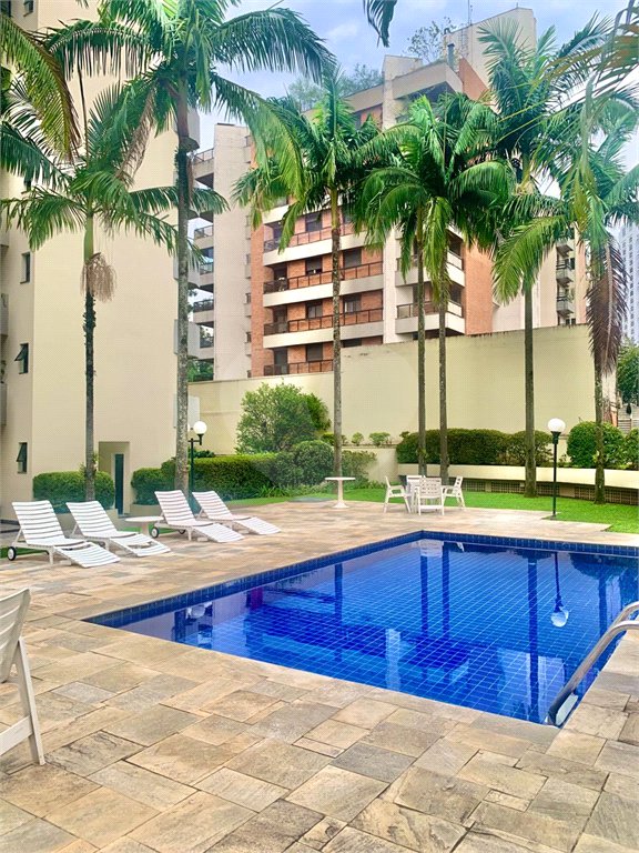 Apartamento à venda com 2 quartos, sendo 1 suíte,  em Real Parque, São Paulo, SP
