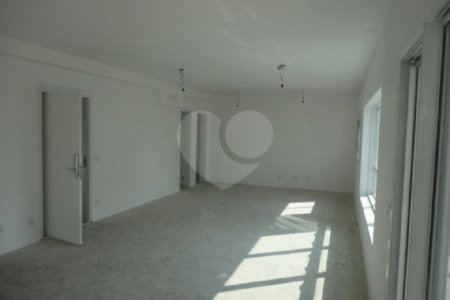 Apartamento à venda com 3 suítes em Campo Belo, São Paulo, SP