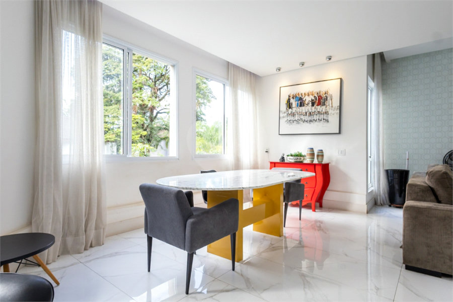 Casa à venda com 4 suítes no condomínio Villa Castanheira, São Paulo - SP