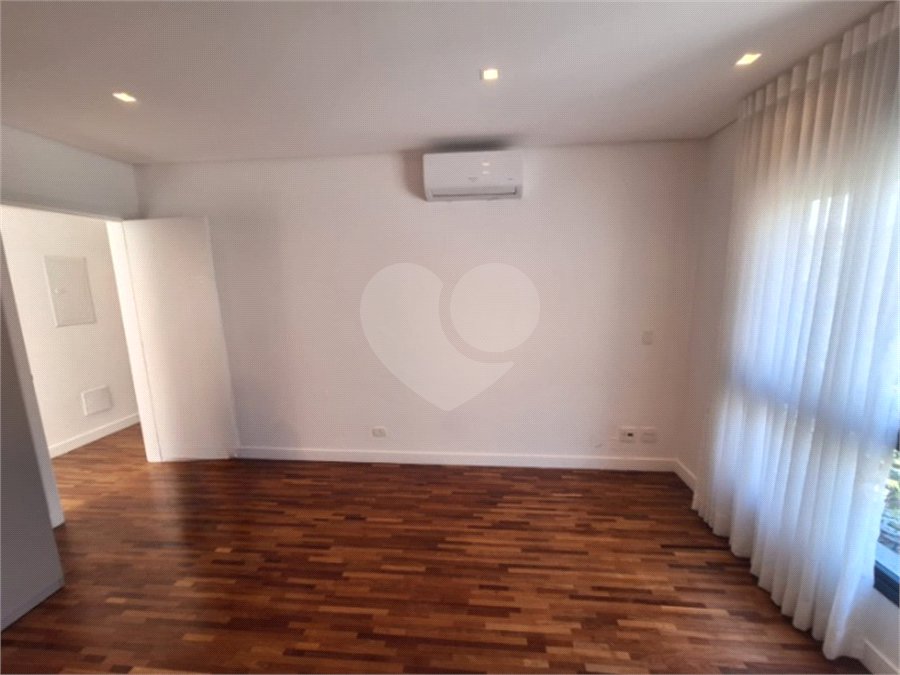 Casa à venda ou para alugar com 3 suítes no condomínio Boulevard Ibirapuera, São Paulo - SP