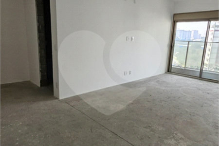 Apartamento à venda com 3 suítes em Moema, São Paulo, SP