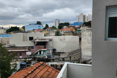 Casa à venda com 2 quartos, sendo 1 suíte, no condomínio Residencial Sanches, São Paulo - SP