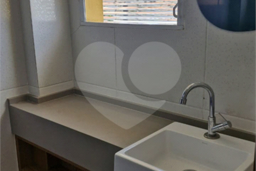 Casa à venda com 2 quartos, sendo 1 suíte, no condomínio A.m.costa, São Paulo - SP