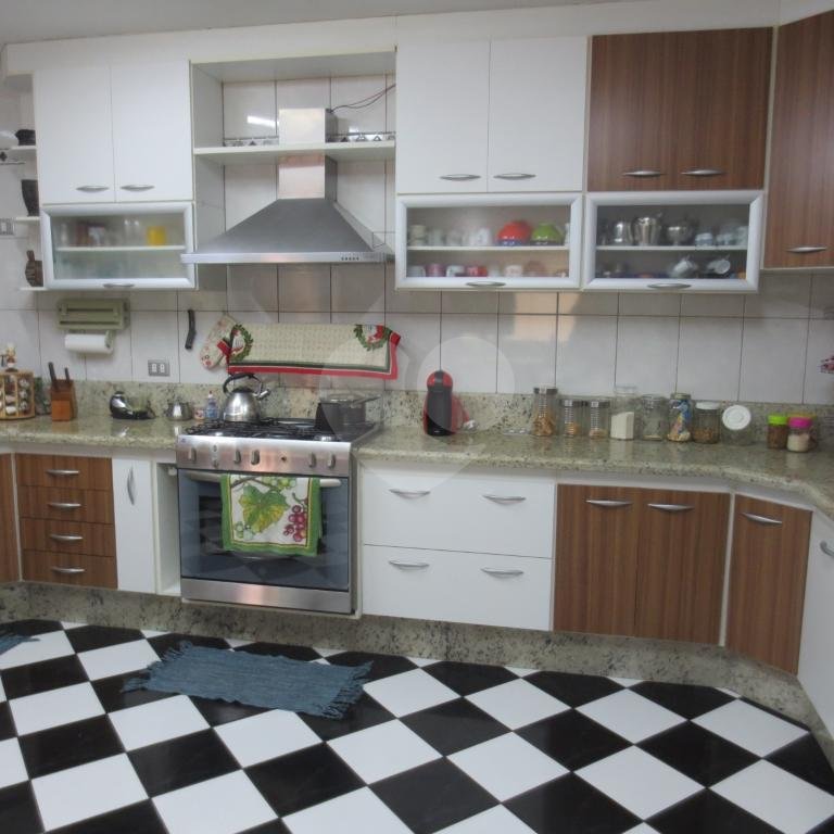 Sobrado à venda com 4 quartos, sendo 1 suíte, em Cambuci, São Paulo, SP