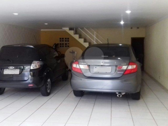 Sobrado à venda com 3 quartos, sendo 1 suíte,  em Tremembé, São Paulo, SP
