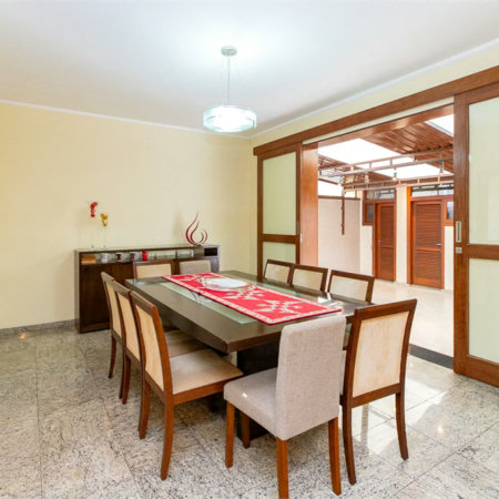 Casa à venda com 5 quartos, sendo 3 suítes, no condomínio Residencial Morumbi, São Paulo - SP