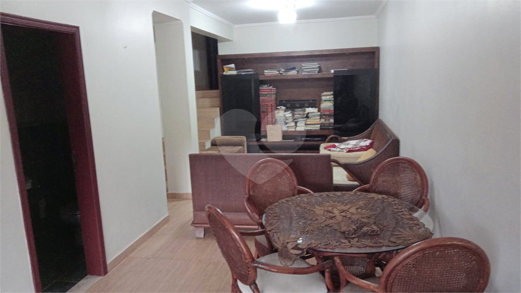 Sobrado à venda com 4 quartos, sendo 3 suítes,  em Horto Florestal, São Paulo, SP