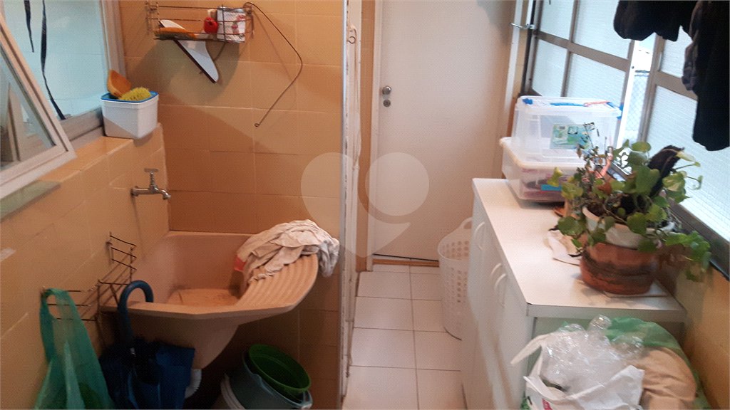 Apartamento de 2 quartos à venda perto do Metrô Paraíso! Excelente localização!
