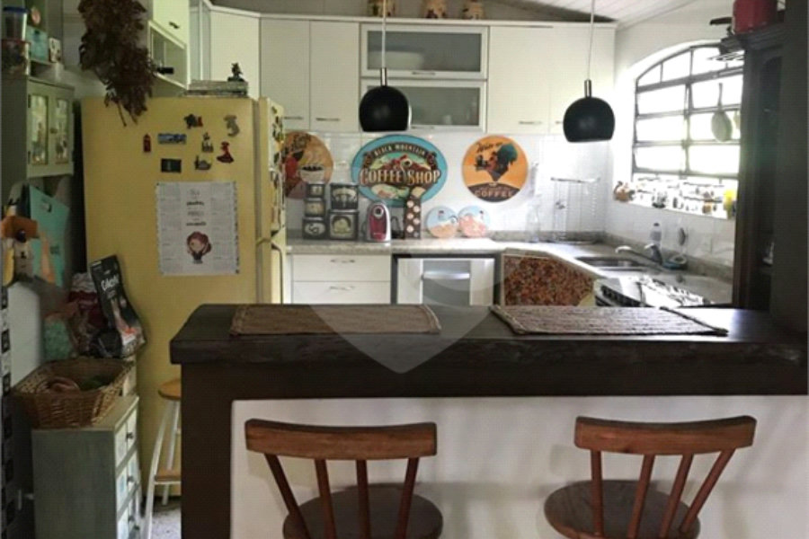 Sobrado à venda com 5 quartos, sendo 1 suíte, em Roseira, Mairiporã, SP