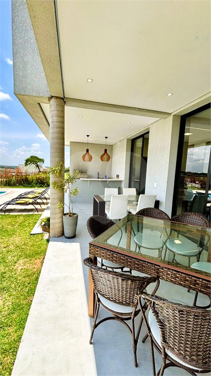 Casa à venda com 4 suítes no condomínio Village Ipanema, Araçoiaba da Serra - SP