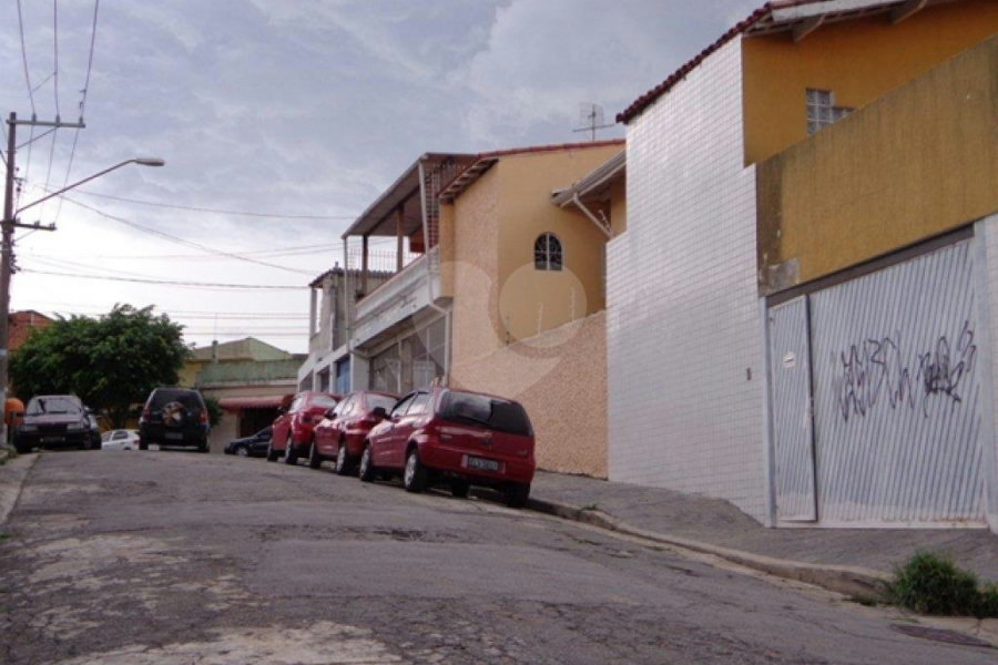 Sobrado à venda com 3 quartos, sendo 1 suíte, em Vila Nova Cachoeirinha, São Paulo, SP