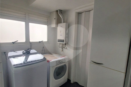 Apartamento à venda com 3 quartos, sendo 2 suítes,  em Cidade São Francisco, São Paulo, SP
