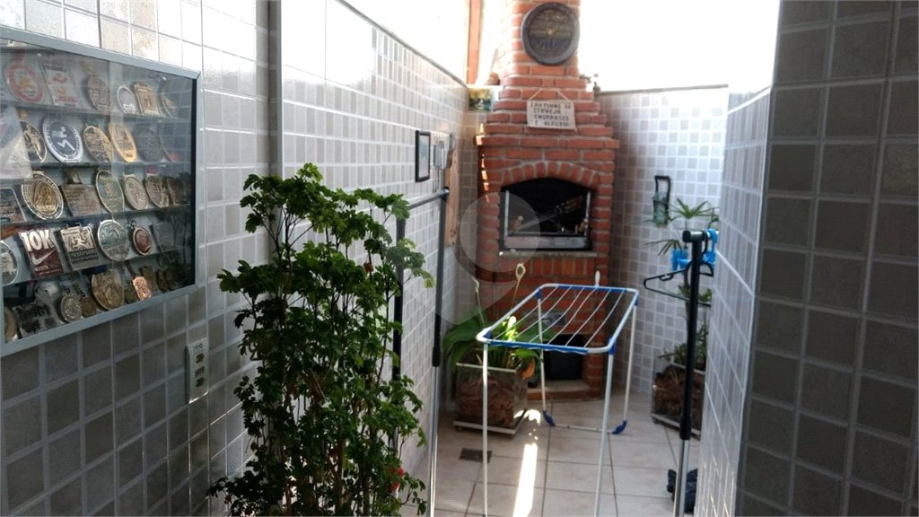 Casa à venda com 3 quartos, sendo 1 suíte, no condomínio Residencial Água Fria, São Paulo - SP