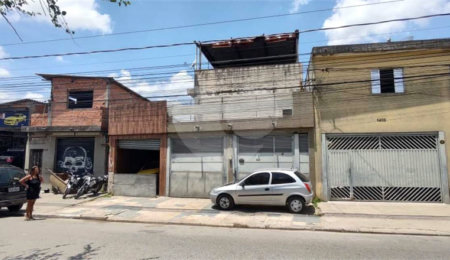 Sobrado à venda com 3 quartos, sendo 1 suíte,  em Cidade Kemel, São Paulo, SP