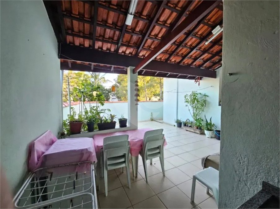 Casa Térrea à venda com 3 quartos no Centro, Poá, SP