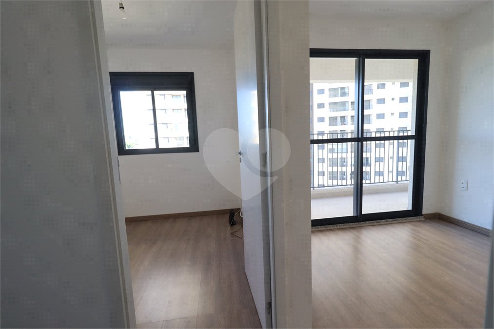 Apartamento à venda com 3 quartos, sendo 1 suíte, em Vila Anastácio, São Paulo, SP