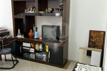 Prédio à venda com 7 quartos no Centro, Votorantim, SP