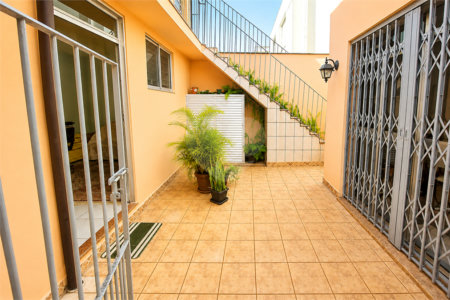 Casa à venda com 3 quartos, sendo 1 suíte, em Santo Amaro, São Paulo, SP