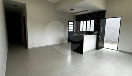 Casa Térrea à venda com 3 quartos, sendo 1 suíte,  em Residencial Jardins da Catalunha, Atibaia, SP
