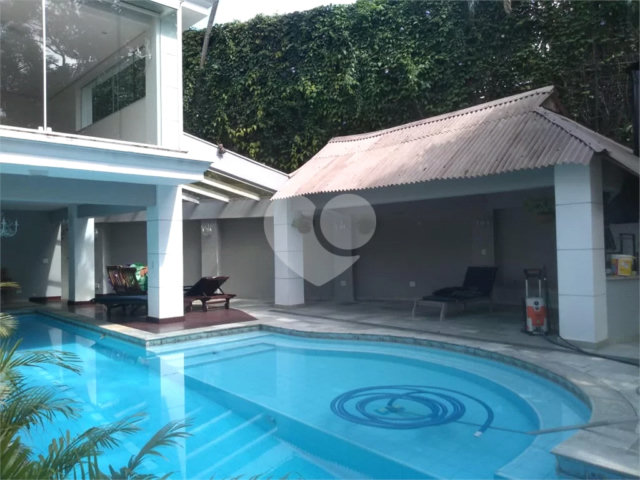 Casa à venda ou para alugar com 4 suítes no condomínio Chácara Flora, São Paulo - SP