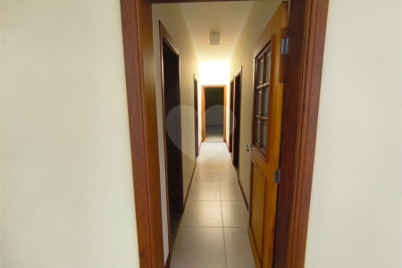 Casa à venda com 5 quartos, sendo 1 suíte,  em Jardim Colombo, Itapetininga, SP