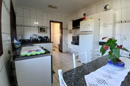 Casa à venda com 3 quartos, sendo 2 suítes, em Jardim Brogotá, Atibaia, SP