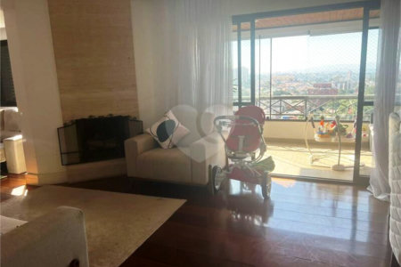 Apartamento à venda com 3 quartos, sendo 2 suítes,  em Fazenda Morumbi, São Paulo, SP