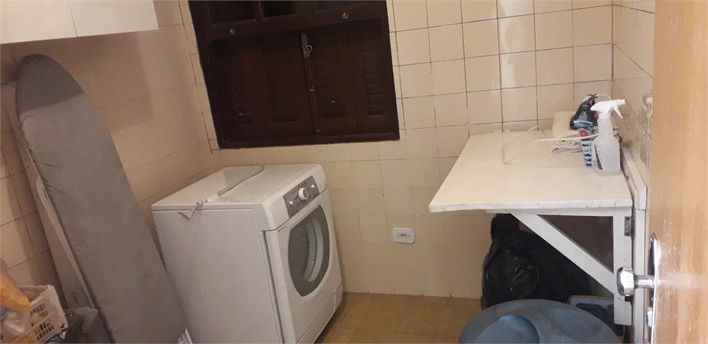 Casa à venda com 3 quartos, sendo 2 suítes,  em Jardim Leonor, São Paulo, SP