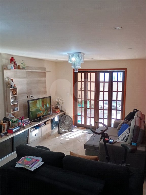 Casa à venda com 2 quartos, sendo 1 suíte, no condomínio Residencial 400, Rio de Janeiro - RJ